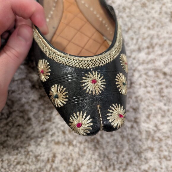 Real Leather Shoes Made in Pakistan (Punjabi Jutti) - Picture 1 of 3